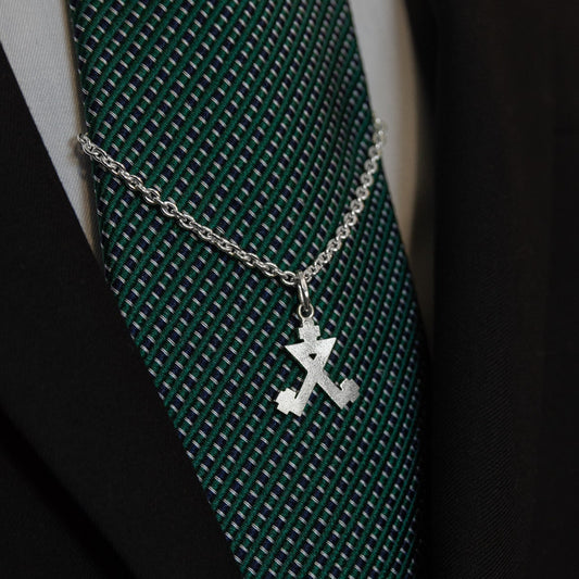 Tilaustyö: solmiopidin ja kaulakoru, sukukoru, hopea